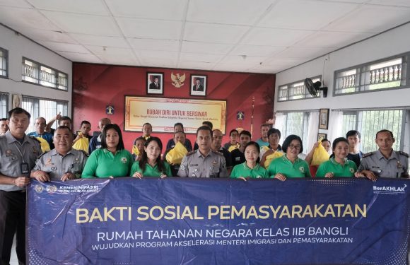 RUTAN BANGLI SERAHKAN BANTUAN PAKET SEMBAKO DALAM RANGKA HARI BAKTI PEMASYARAKATAN KE-61.