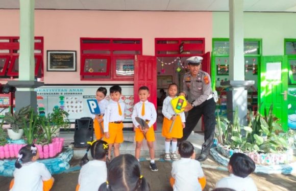 Satlantas Polres Jembrana Berikan Edukasi Bertajuk Polisi Sahabat Anak.