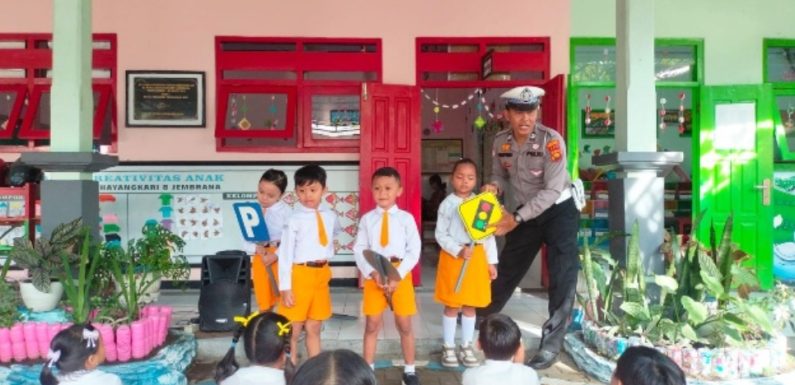 Satlantas Polres Jembrana Berikan Edukasi Bertajuk Polisi Sahabat Anak.