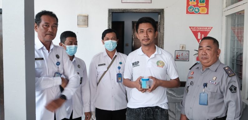 PEMASYARAKATAN BERSIH-BERSIH, RUTAN BANGLI GANDENG APH GELAR PENGGELEDAHAN BLOK HUNIAN JELANG HBP KE-61.