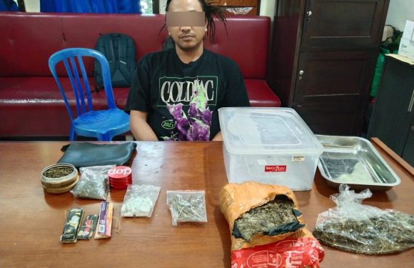 Simpan 1 Kg Ganja Satresnarkoba Polresta Denpasar Amankan Pria Asal Surabaya.