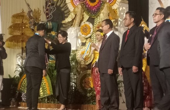 SMK PGRI 3 Denpasar Melepas Sebanyak 297 Siswa Kelas XII Bertempat di Prime Plaza Hotel Sanur, Denpasar.