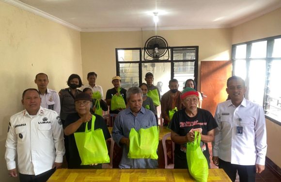 BERMANFAAT UNTUK MASYARAKAT, RUTAN BANGLI SALURKAN BANTUAN PAKET SEMBAKO KEPADA MASYARAKAT.