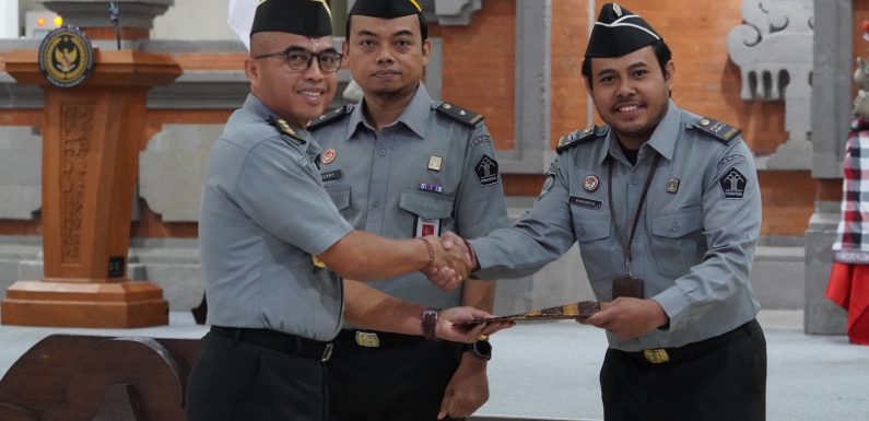 Wujudkan WBBM, Kanwil Kementerian Hukum Bali Tekankan Pelayanan Ramah, 3S (Senyum, Salam, Sapa) dan Semangat Kolaborasi Pegawai.
