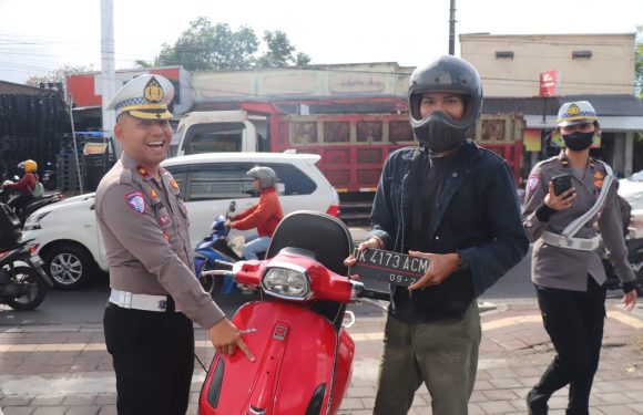 Ops Patuh Agung 2025 Polresta Denpasar Hari Ke 2 Tindak 75 Pelanggaran Lalu Lintas di Simpang Mahendradatta – Buana Kubu.