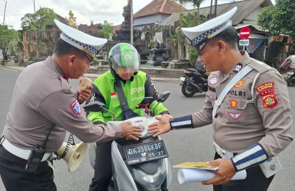 Dalam Rangka Mendukung  Operasi Patuh Agung 2025,  Sat Lantas Polres Klungkung Gelar Penyuluhan Keliling.