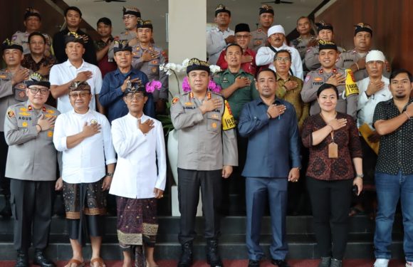 Perkuat Sinergitas Jaga Keamanan Wilayah, Kapolresta Denpasar Sambangi Tokoh Masyarakat Kuta.