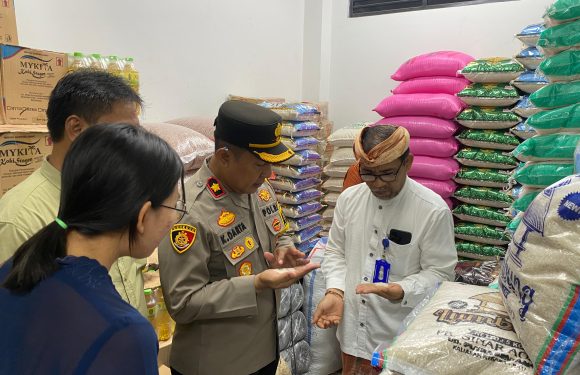 Cegah Peredaran Beras Oplosan,  Polres Jembrana Bersama Tim Gabungan Sidak Pasar dan Pabrik.