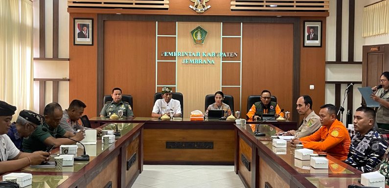 Kapolres Jembrana Hadiri Rapat Koordinasi Bahaya Iklim di Wilayah Pesisir, Tegaskan Pentingnya Sinergi Hadapi Bencana.