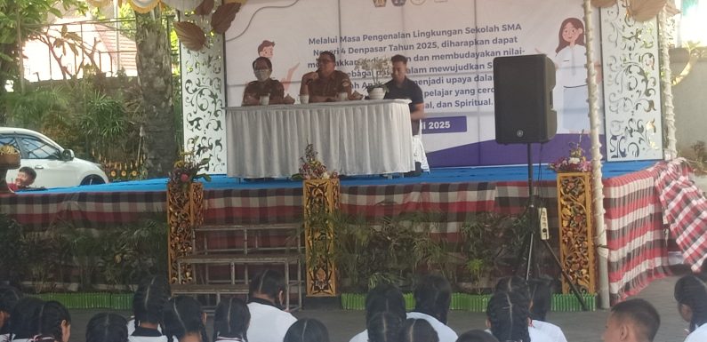 SMA Negeri 4 Denpasar Berikan Pemahaman Pendidikan Karakter Pada Peserta MPLS.