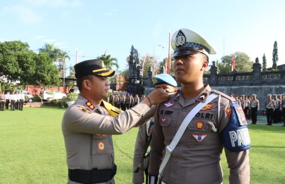 Operasi Patuh Agung di Gianyar, Dilarang Boncengan Lebih dari Dua Orang.