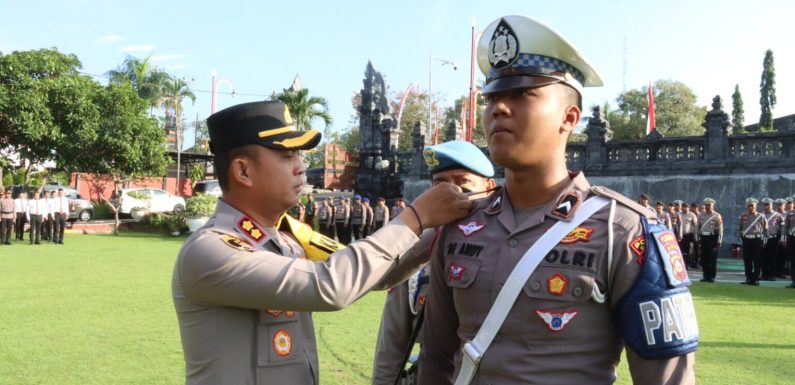 Operasi Patuh Agung di Gianyar, Dilarang Boncengan Lebih dari Dua Orang.