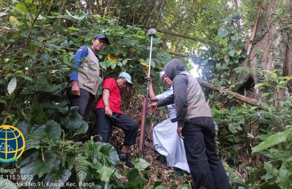Pemkab Bangli Bersama BPN Lakukan Cek Lapang Batas Tanah di Area GOR Bangli.