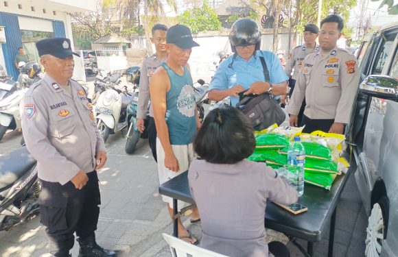 Polsek Denpasar Selatan Gelar Gerakan Pangan Murah, Salurkan 1 Ton Beras SPHP.