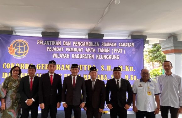 Kepala Kantor Pertanahan Kabupaten Klungkung Melantik Empat Pejabat Pembuat Akta Tanah (PPAT) .