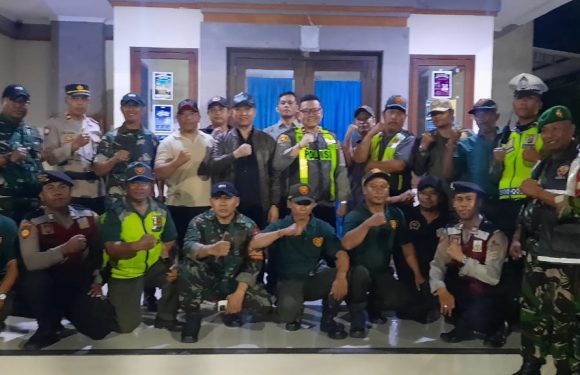 Polsek Kuta Gelar Apel Patroli Gabungan Sinergitas TNI-Polri dan Muspika Kuta.