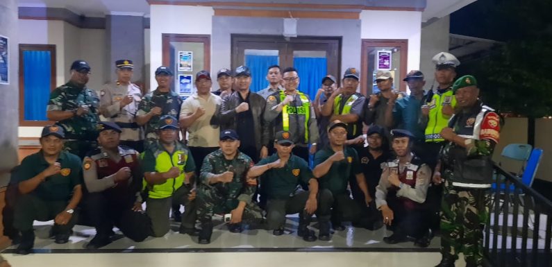 Polsek Kuta Gelar Apel Patroli Gabungan Sinergitas TNI-Polri dan Muspika Kuta.