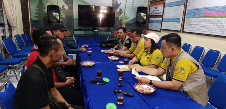 Panitia A Kantah Bangli Melakukan Sidang Terkait Pemeriksaan dan Pembahasan Permohonan Hak atas Tanah Masyarakat di Desa Abuan.