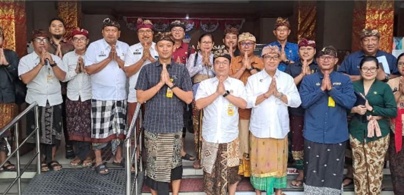 Kepala Kantor Pertanahan Kota Denpasar, Bapak Mulyadi, S.T., M.App.Sc., Ph.D., bersama Jajaran Pejabat Pengawas Melaksanakan Anjangsana dengan Kepala Badan Pendapatan Daerah Kota Denpasar.