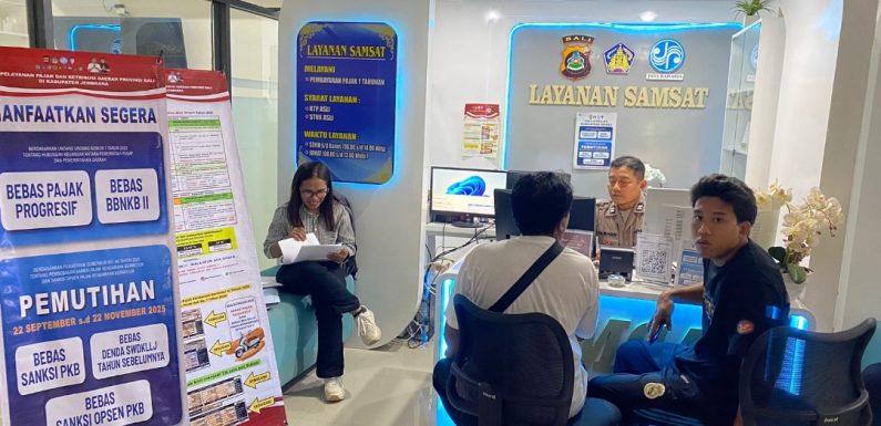 Tingkatkan Pelayanan, Melalui Polantas Menyapa Satlantas Polres Jembrana Hadir di Mall Pelayanan Publik Berikan Layanan Yang Ramah, Nyaman dan Transparan.