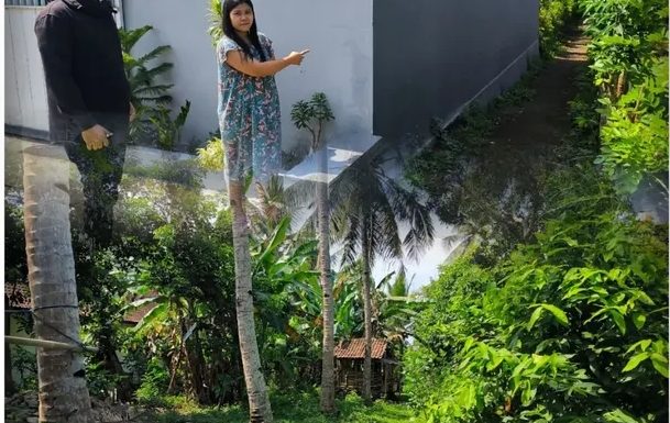 Petugas Lapangan Kantah Jembrana Melaksanakan Peninjauan Lokasi, Memastikan Kesesuaian dan Kelengkapan Data Pertanahan.