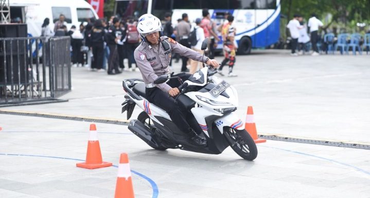 Melalui Polantas Menyapa, Satuan Regident Polres Jembrana Gelar Safety Riding.