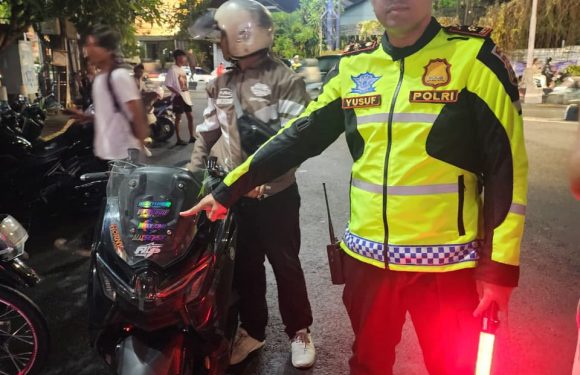 Sat Lantas Polresta Denpasar Gelar Patroli Antisipasi Balapan Liar di Simpang Imam Bonjol–Sunset Road, Puluhan Pelanggar Ditindak.