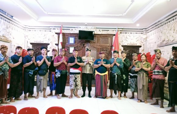 Sat Binmas Polresta Denpasar Gelar Sambang Kamtibmas di Banjar Kerta Jati, Ajak Warga Bijak Bermedsos.