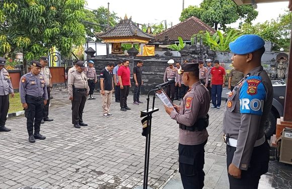 Jelang Hari Raya, Kapolsek Dentim Instruksikan Tingkatkan Kesiapsiagaan dan Gelar Patroli Pasar.