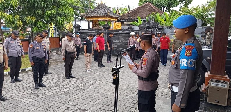 Jelang Hari Raya, Kapolsek Dentim Instruksikan Tingkatkan Kesiapsiagaan dan Gelar Patroli Pasar.