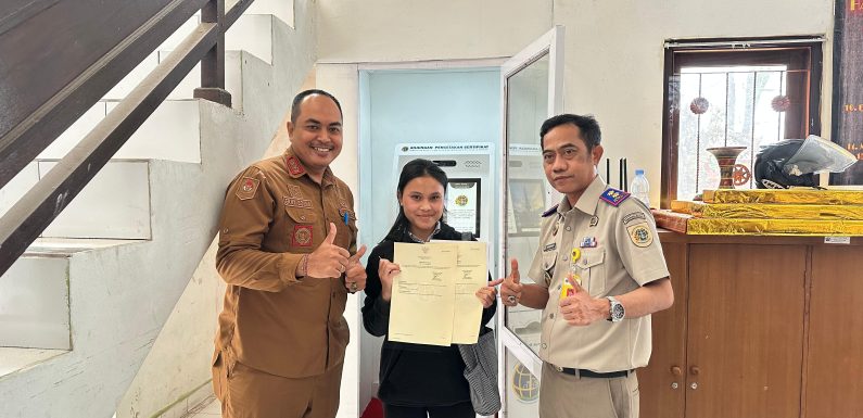 Warga Kintamani Kini Bisa Cetak Sertipikat Tanah Secara Mandiri Lewat Mesin APS di Kantor Camat.