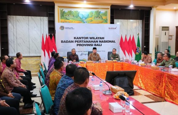 Kepala Kantor Pertanahan Kabupaten Tabanan Bersama Para Pejabat Pengawas  Mengikuti Kegiatan Pembinaan dan Pengarahan oleh  Menteri Agraria dan Tata Ruang/Kepala Badan Pertanahan Nasional (ATR/BPN) Bertempat di lingkungan Kantor Wilayah BPN Provinsi Bali.