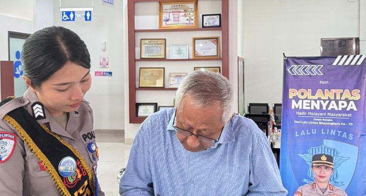 Melalui Polantas Menyapa,  Satuan Lalulintas Unit Regident Polres Jembrana Hadir di Tengah Masyarakat Berikan Pelayanan Yang Ramah, Humanis dan Transparan.