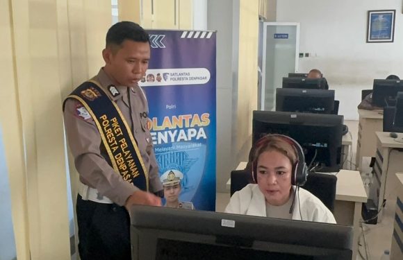 Pelayanan Humanis Satpas SIM Polresta Denpasar Berikan Panduan Ujian Teori dalam Polantas Menyapa.