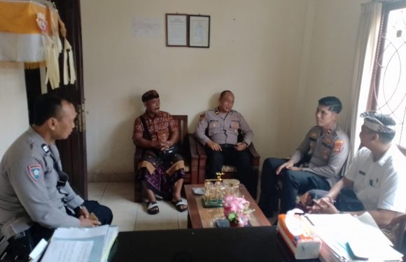 Polsek Kota Jembrana Jalin Sinergi Lewat Dialog Kamtibmas Bersama Lurah Dauhwaru.