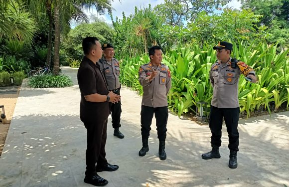 Cegah Kerawanan Akhir Tahun, Kapolsek Densel Lakukan Pengecekan Keamanan di Andaz Bali.