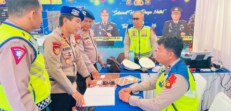 Pos PAM Nataru di Simpang GBB Sanur Dapat Asistensi Pejabat Polresta Denpasar, Kapolsek Densel Tegaskan Kesiapsiagaan Personel.