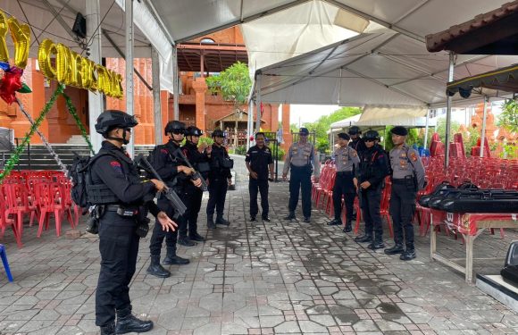 Ops Lilin Agung 2025, Satgas Preventif Polresta Denpasar Laksanakan Patroli Dialogis di Gereja Roh Kudus Katedral.