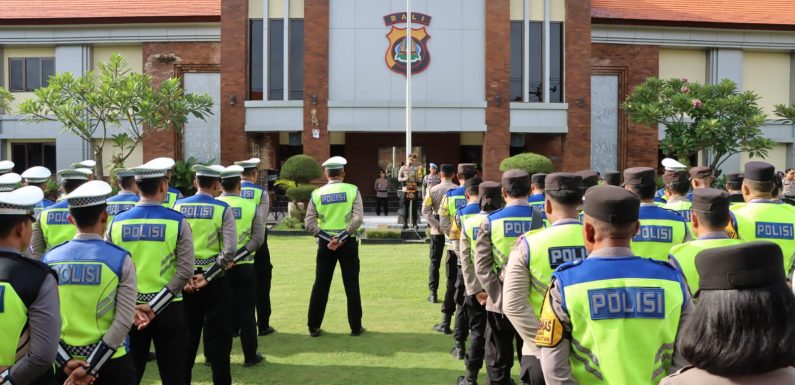 Pengamanan Malam Tahun Baru 2026 Polresta Denpasar Laksanakan Apel Gelar Pasukan