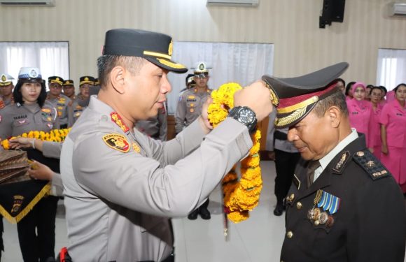 Polresta Denpasar Gelar Upacara Kenaikan Pangkat Periode 1 Januari 2026 Dirangkaikan Wisuda Purna Bhakti.