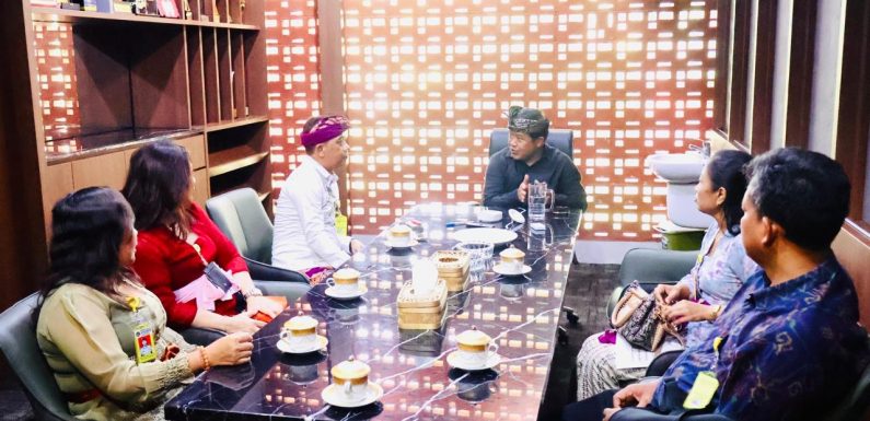 Dalam Mempererat Hubungan Kelembagaan, Kepala Kantor Pertanahan Kabupaten Bangli Beserta Jajaran Melakukan Audiensi Bersama Bapak Bupati Bangli.