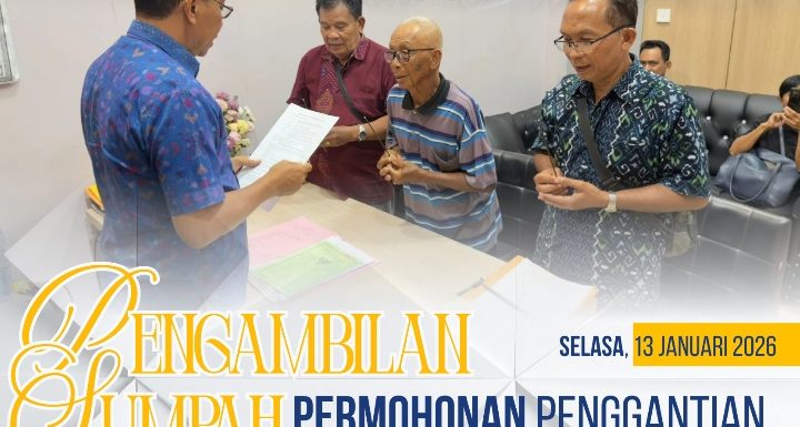 Kepala Seksi Penetapan Hak dan Pendaftaran Kantor Pertanahan Kota Denpasar melakukan pengambilan sumpah kepada 3 Orang Pemohon Penggantian Sertipikat karena Hilang.