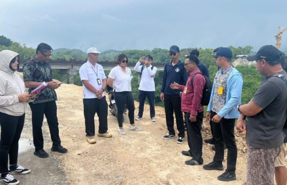 Seksi Penataan dan Pemberdayaan Kantor Pertanahan Kabupaten Badung Melaksanakan Kegiatan Peninjauan Lokasi Terkait Permohonan Pertimbangan Teknis Pertanahan di Desa Pecatu.