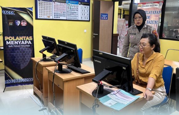 Satpas SIM Polres Badung Berikan Pelayanan Humanis Kepada Pemohon SIM.