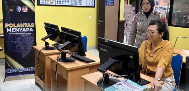 Satpas SIM Polres Badung Berikan Pelayanan Humanis Kepada Pemohon SIM.