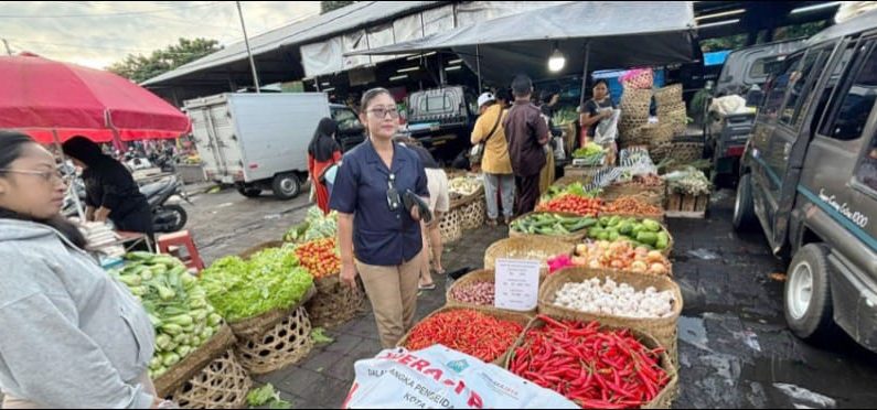 Operasi Pasar di Kreneng, Stabilkan Cabai dan Bawang.