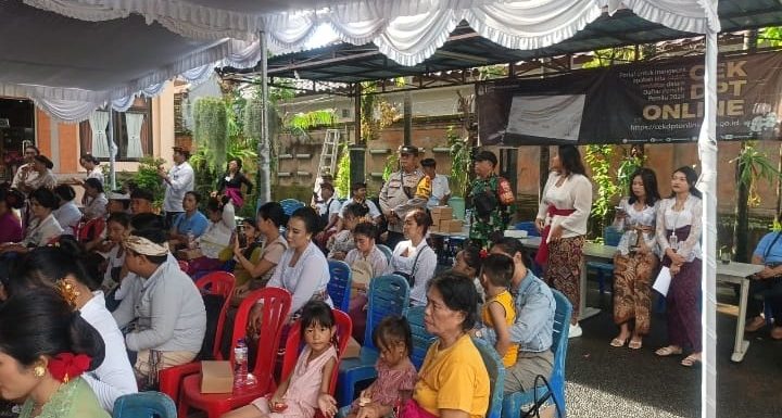 Bhabinkamtibmas Kel. Dangin Puri Hadiri dan Amankan Lomba Bulan Bahasa Bali Tingkat Kelurahan Tahun 2026.