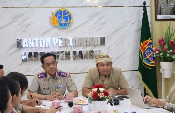 Kantor Pertanahan Kabupaten Bangli Menerima Kunjungan Kepala Bidang Penetapan Hak dan Pendaftaran Kantor Wilayah Badan Pertanahan Nasional Provinsi Bali Dalam Rangka  Kegiatan pembinaan Terhadap Pejabat Pembuat Akta Tanah (PPAT).