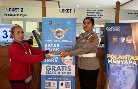 Melalui Polantas Menyapa, Jajaran Ditlantas Polda Bali Pada UPT Samsat Pembantu Kota Denpasar Berikan Pelayanan Humanis dan Ramah Kepada Masyarakat Wajib Pajak.