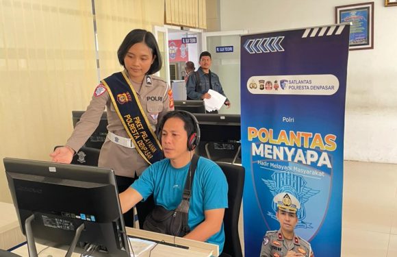 Pelayanan Prima Satpas SIM Polresta Denpasar, Pemohon Diberikan Edukasi Mekanisme Secara Humanis dan Transparan